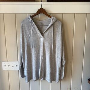 Lou & Grey Light Gray Women's Hoodie Top, Size Medium, Like New